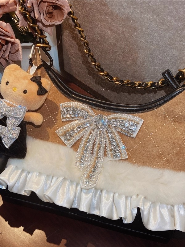 빈티지 니치 헤비 인더스트리 라인스톤 암피트 백 가을  - Half Moon Bag Suede 리뷰 및 가격